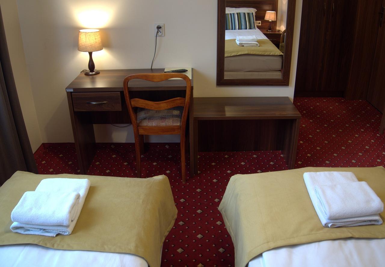 Hotel Kochanow Kochanow  Kültér fotó